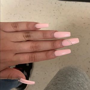 nails
